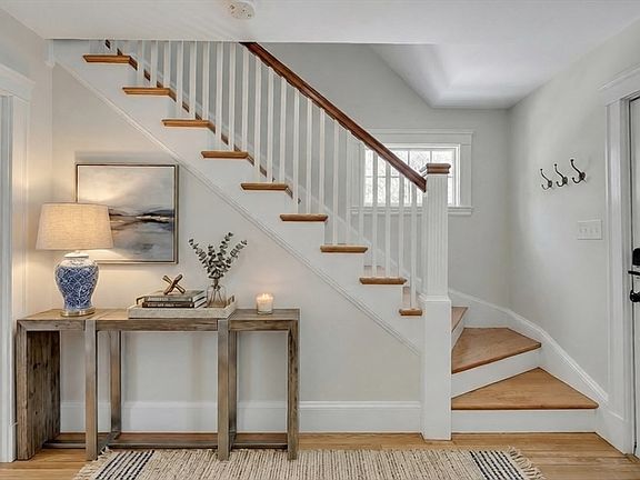 4th image of 10 Dexter Rd