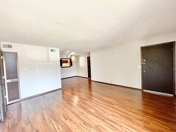 3rd image of 404 W 104th St APT C