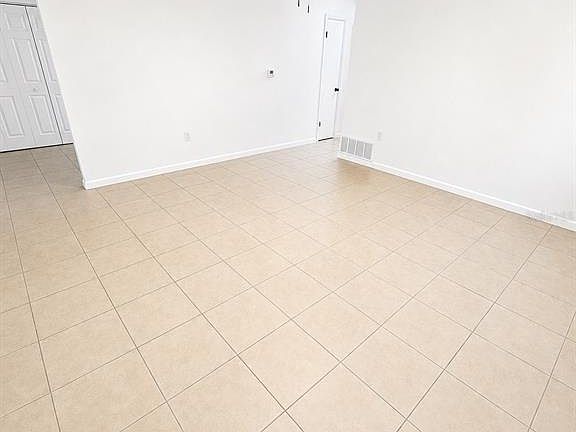 3rd image of 1712-1712 NE 71st Pl
