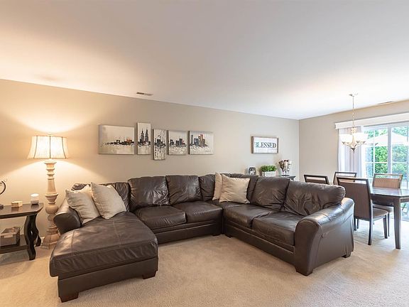 3rd image of 120 Debie Ln