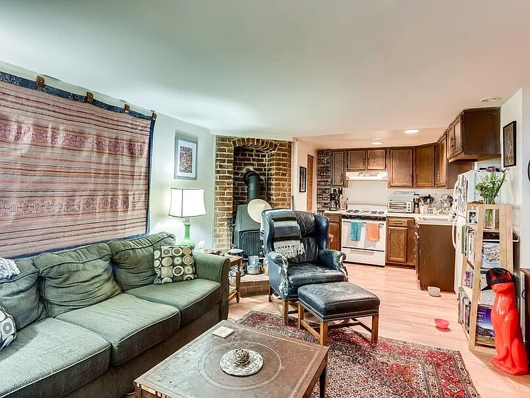 1726 Willard St NW #B — Photo 6