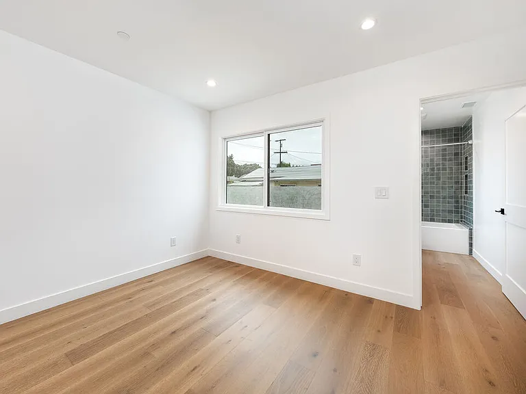 4285 La Salle Ave — Photo 16