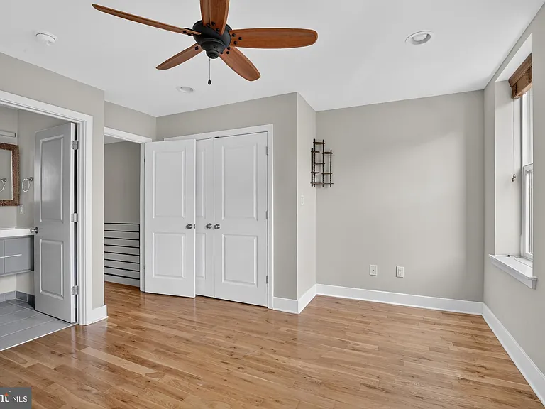 2336 W Thompson St — Photo 21