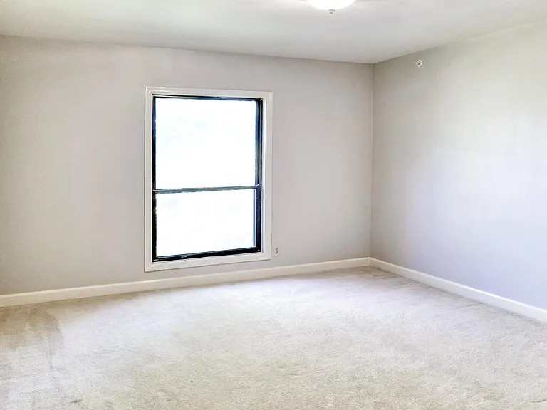 305 Comeragh SE — Photo 40