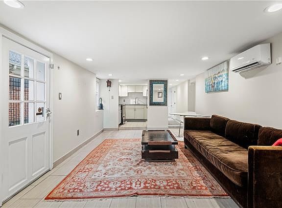 3rd image of 2429 Octavia St
