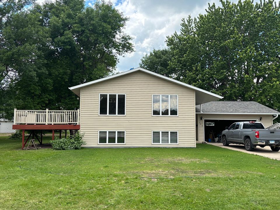 1st image of 590 Lakeview Rd