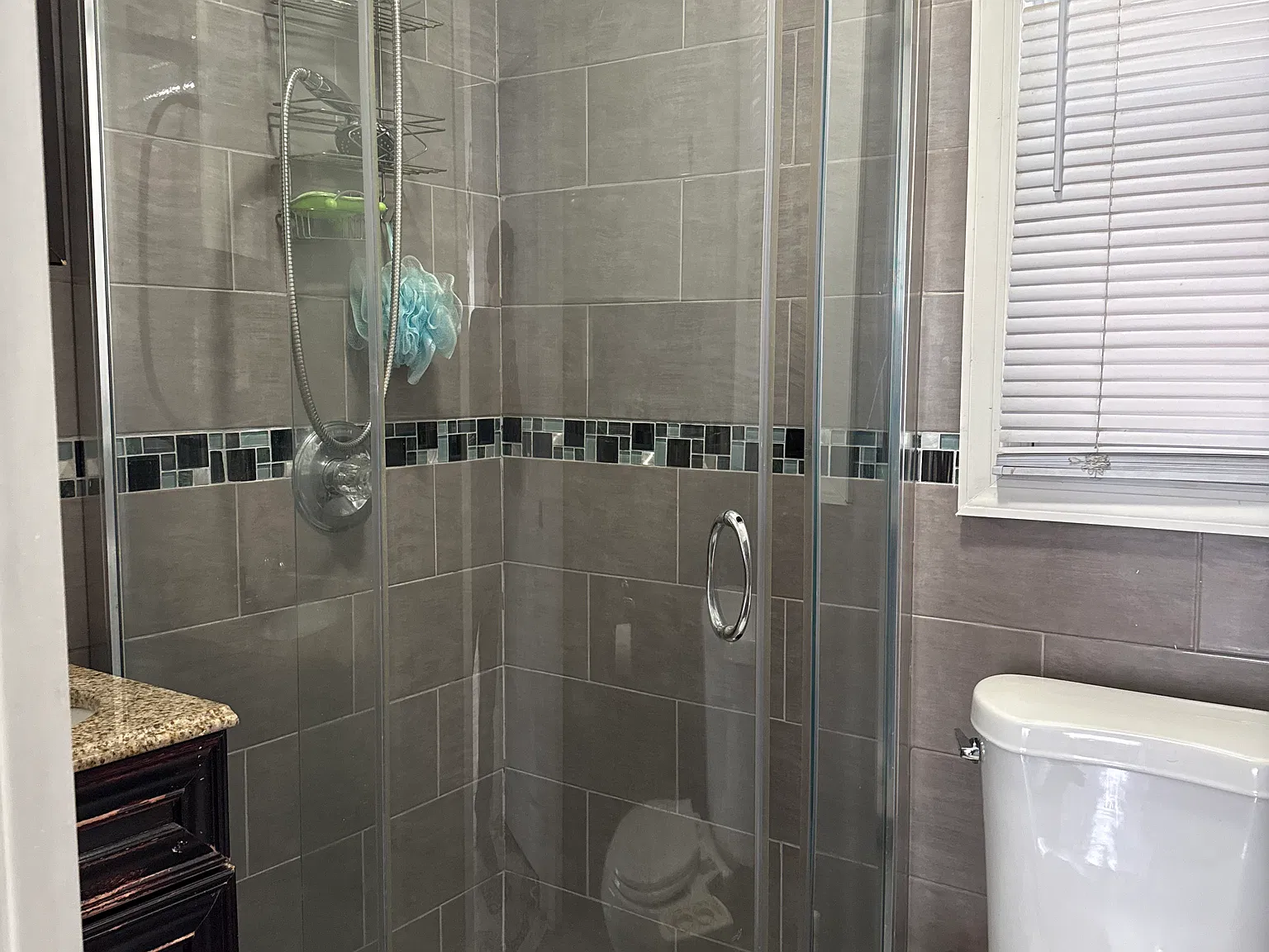 4 bed, 2525 sqft, $4,000 — Photo 3
