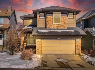 32 S Evanspark Cir NW, Calgary, AB T3P 0B3