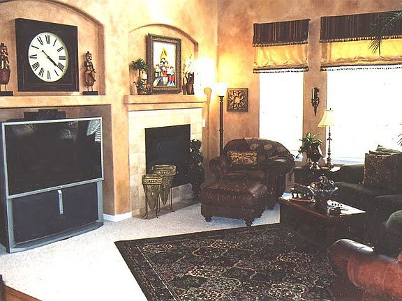Family Room w/ Fireplace