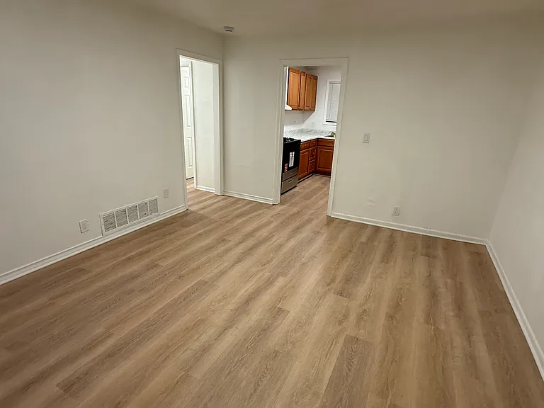2205 S Hiram Ave — Photo 8