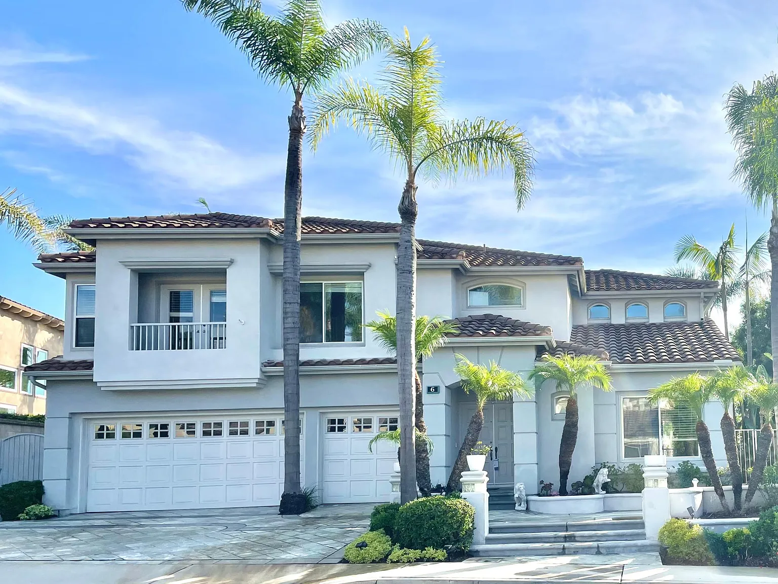 5 bed, 3422 sqft, $8,400 — Photo 1