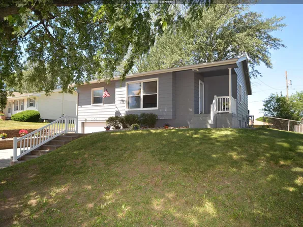 3205 S Clinton St, Sioux City, IA 51106