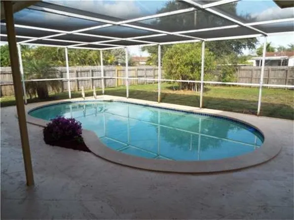 4531 Jackson St, Hollywood, FL 33021