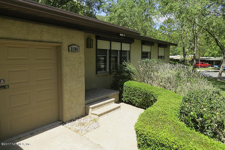 1st image of 2104 Limoges Dr E