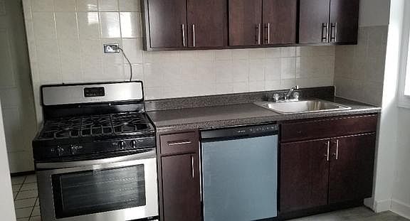 5th image of 1218 W Pratt Blvd APT 3S