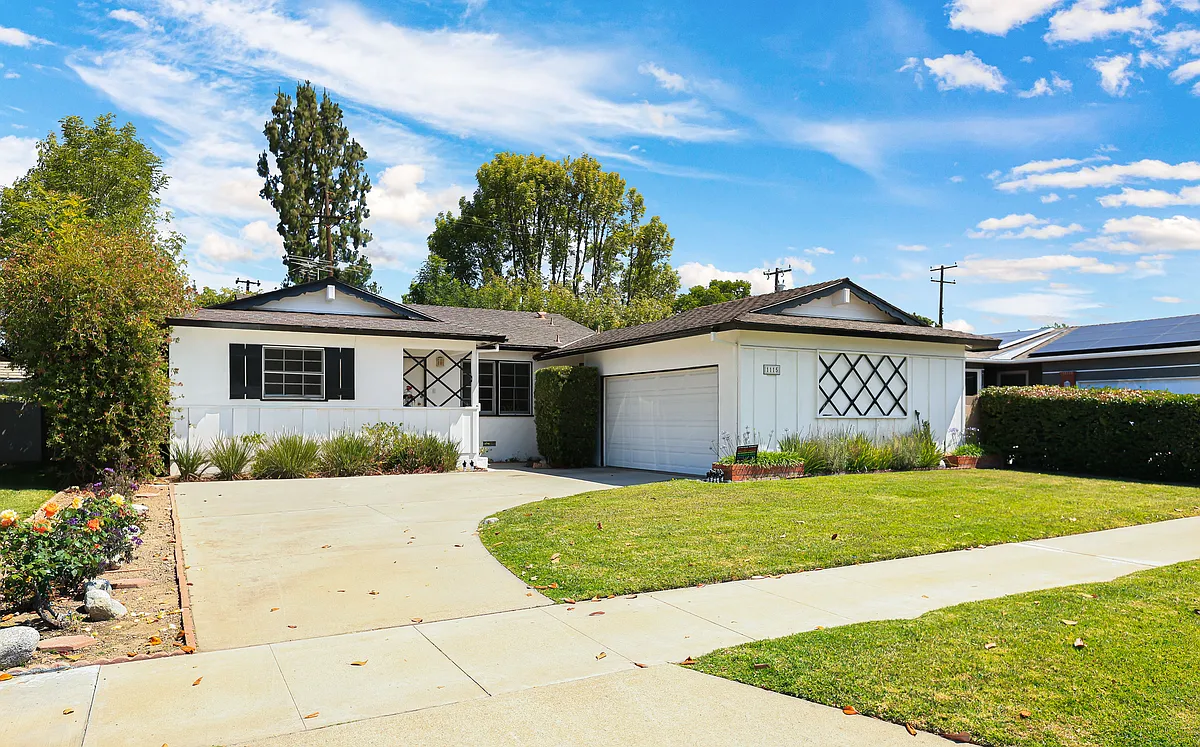 Building Photo - 1115 E Lomita Ave