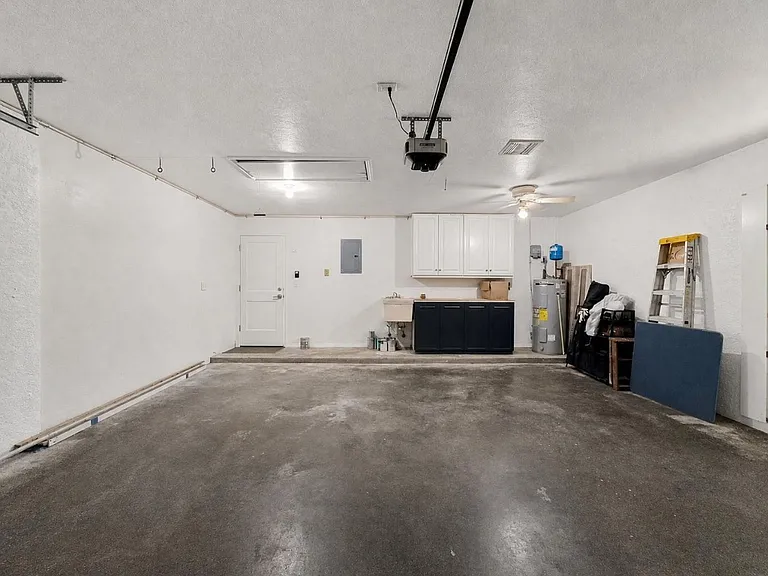 20822 Country Barn Dr — Photo 23