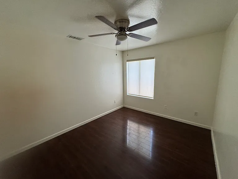 1727 E Pontiac Dr — Photo 31