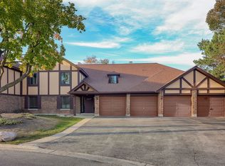 1657 Dover Ct APT D, Wheaton, IL 60189