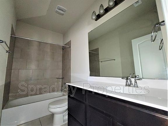 5th image of 718 Dunford Dr