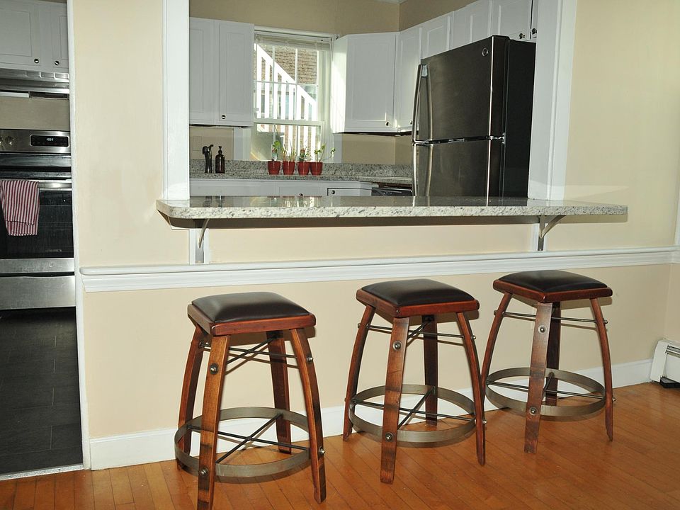 View to Kitchen from Entrance