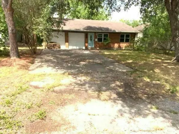 1704 Dalian St, La Marque, TX 77568