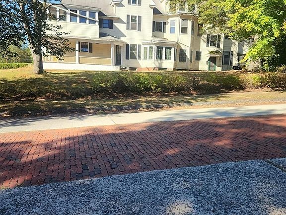 2nd image of 129 Morgan St