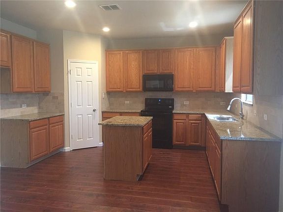 3rd image of 7805 Swan Park Dr