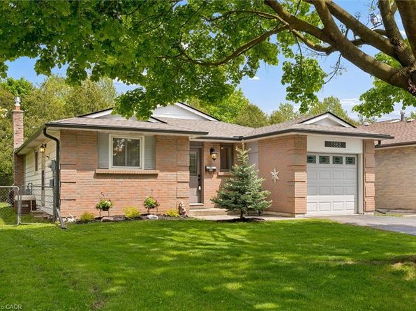 1862 Briarwood Dr, Cambridge, ON N3H 5A7