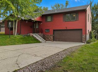 311 S Redwood Dr, Mankato, MN 56001