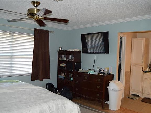 4th image of 5325 Cypress Dr