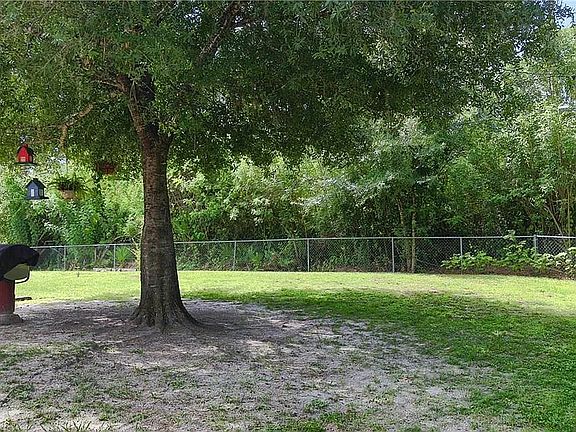 4th image of 18107 Steele Ave
