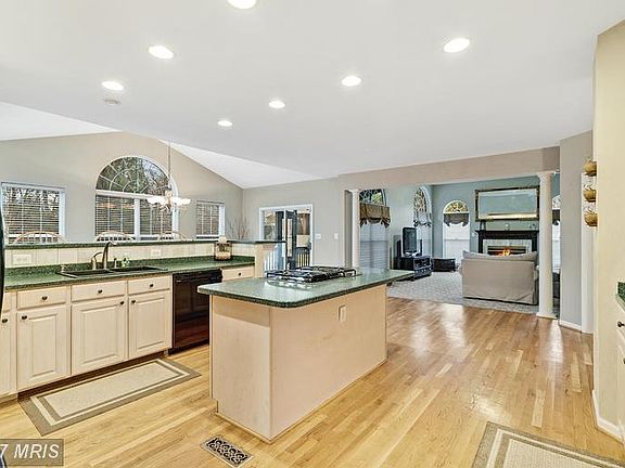 2nd image of 44311 Ladiesburg Pl