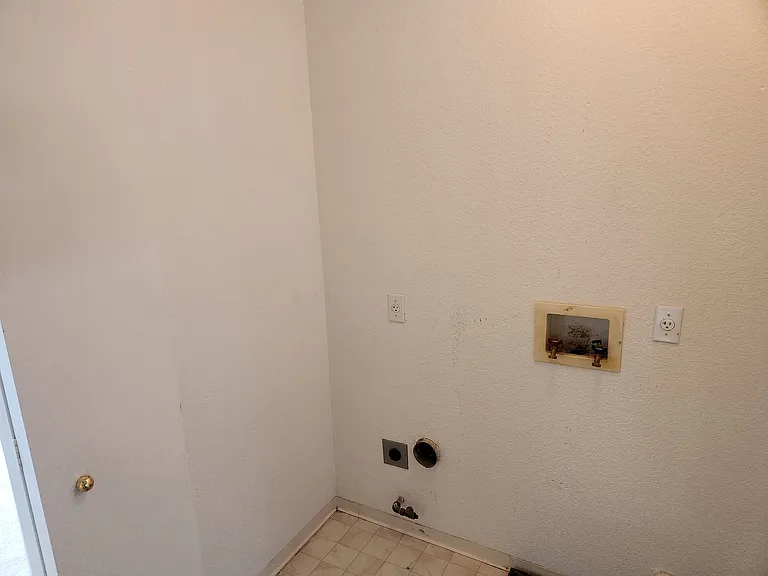 1487 Promenade Cir — Photo 8