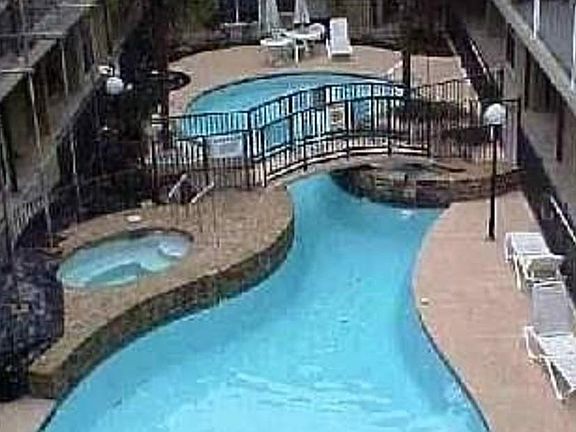 3rd image of 921 Marine Dr APT 205
