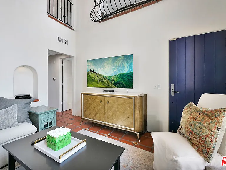 1414 N Harper Ave #5 — Photo 5