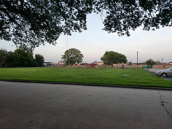 3rd image of 2026 Cheryl Dr