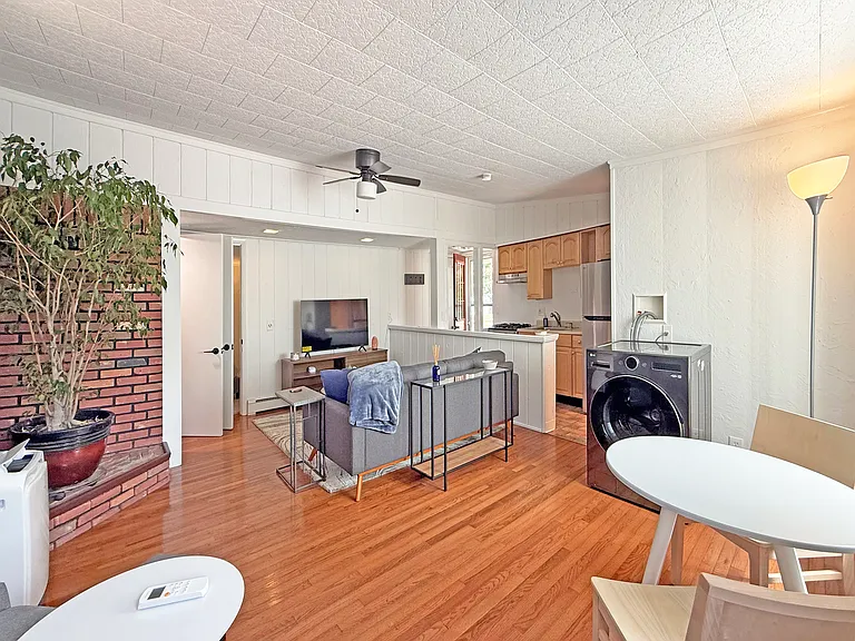 839 Pond View Rd — Photo 1