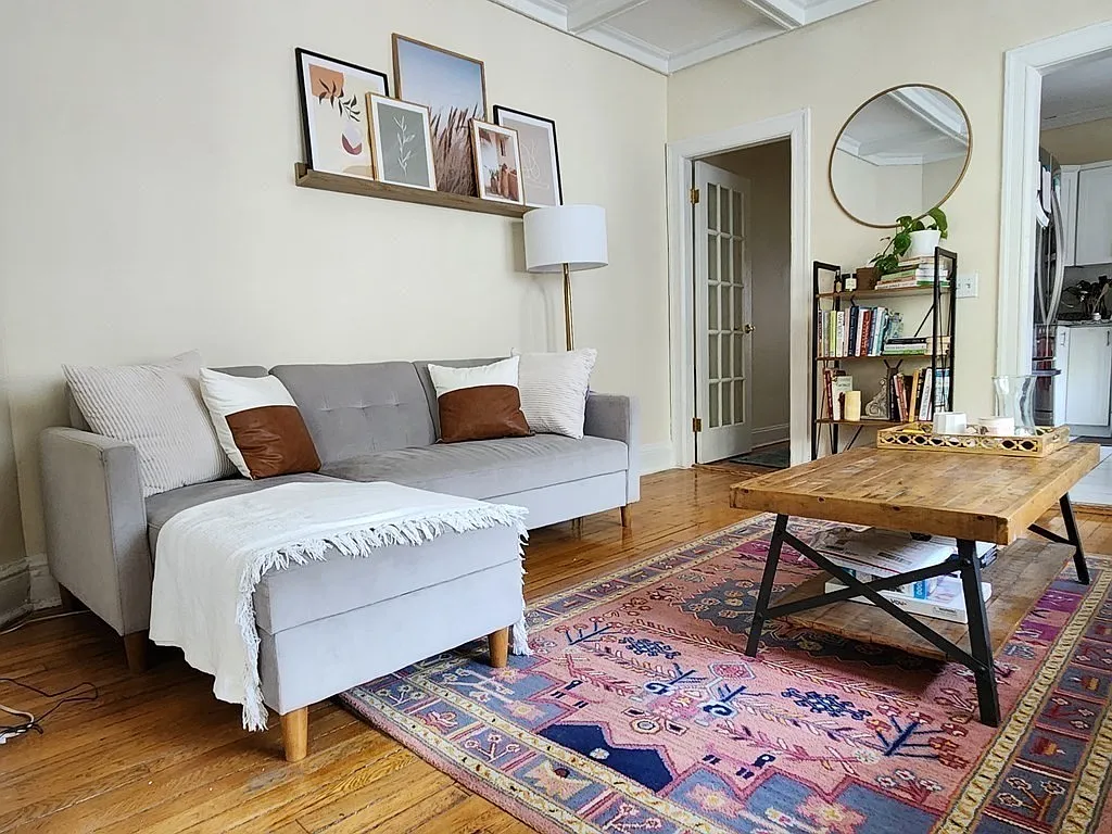 3 bed, 1.0 bath, 1087 sqft, $4,700 — Photo 3