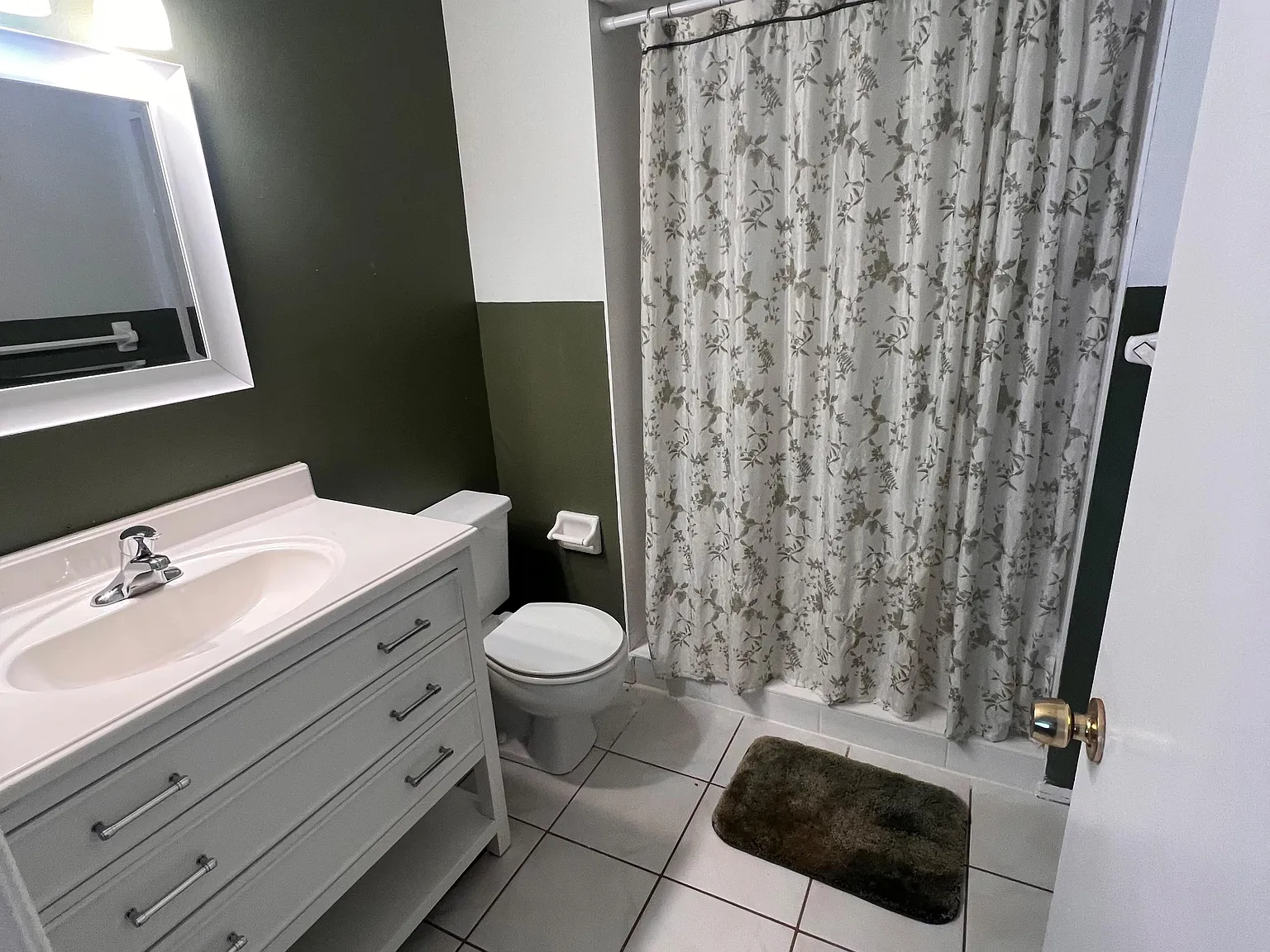 2 bed, 2.0 bath, 900 sqft, $1,399 — Photo 3