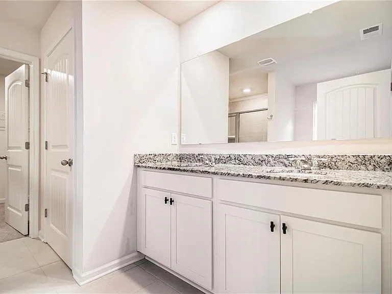 1083 Shadow Glen Dr — Photo 15