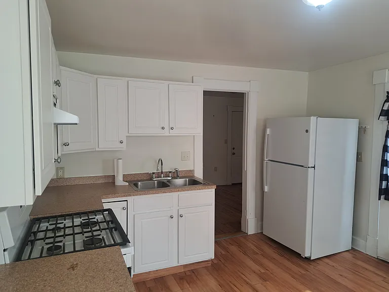 58-64 Howland Ave #60B — Photo 2