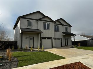 2404 Leonard Ln, Lebanon, OR 97355
