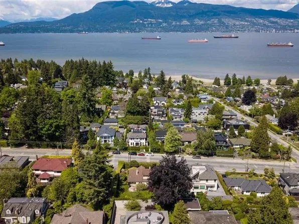 4674 W 4th Ave, Vancouver, BC V6R 1R5
