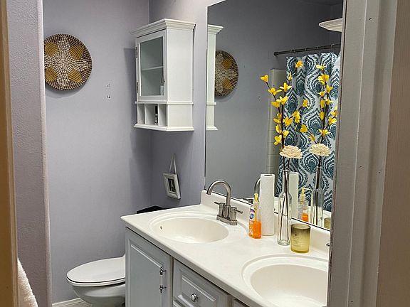 4th image of 735 Vale View Dr #1
