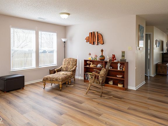 5th image of 10230 Tournon Dr