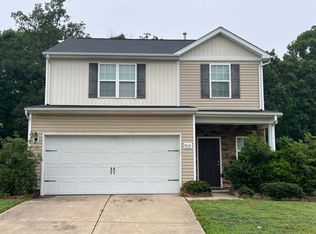 9218 Avery Meadows Dr, Charlotte, NC 28216