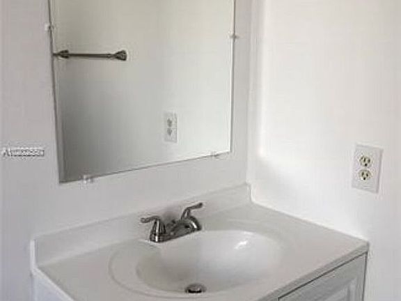 5th image of 19217 NW 53 Circle Pl