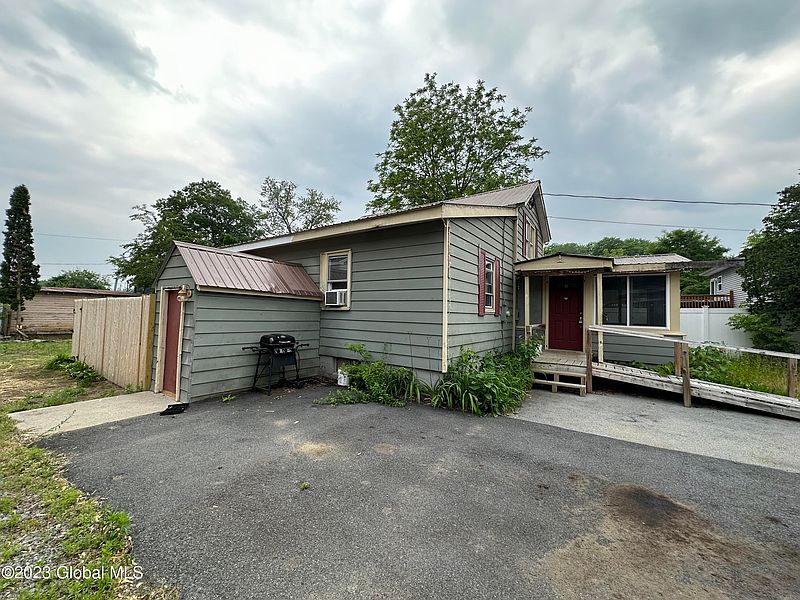 3rd image of 24 Woodard Street