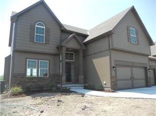 9704 N Oxford Ct, Kansas City, MO 64157